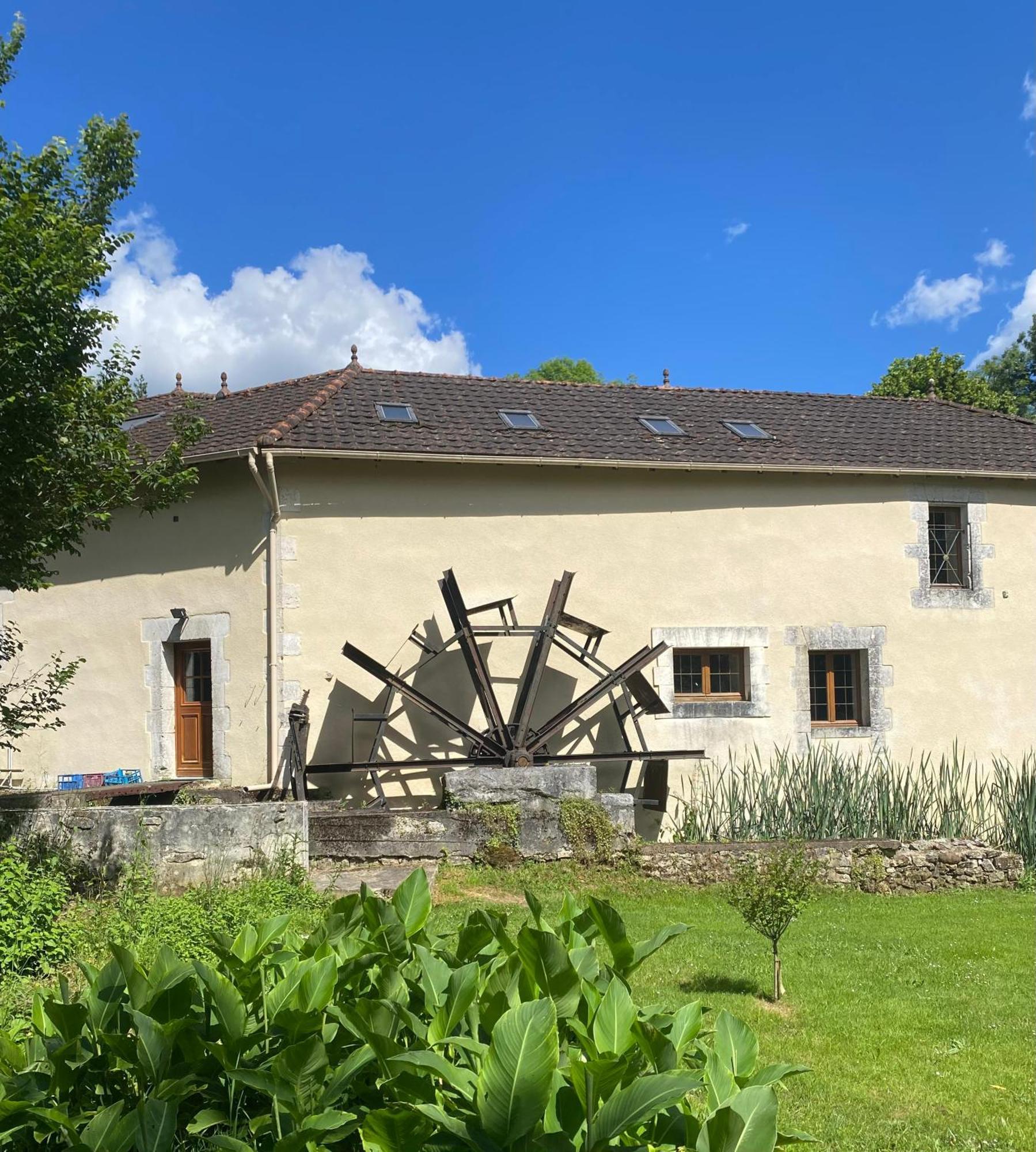 Bed and Breakfast Moulin Du Fontcourt Chasseneuil-sur-Bonnieure Exteriér fotografie