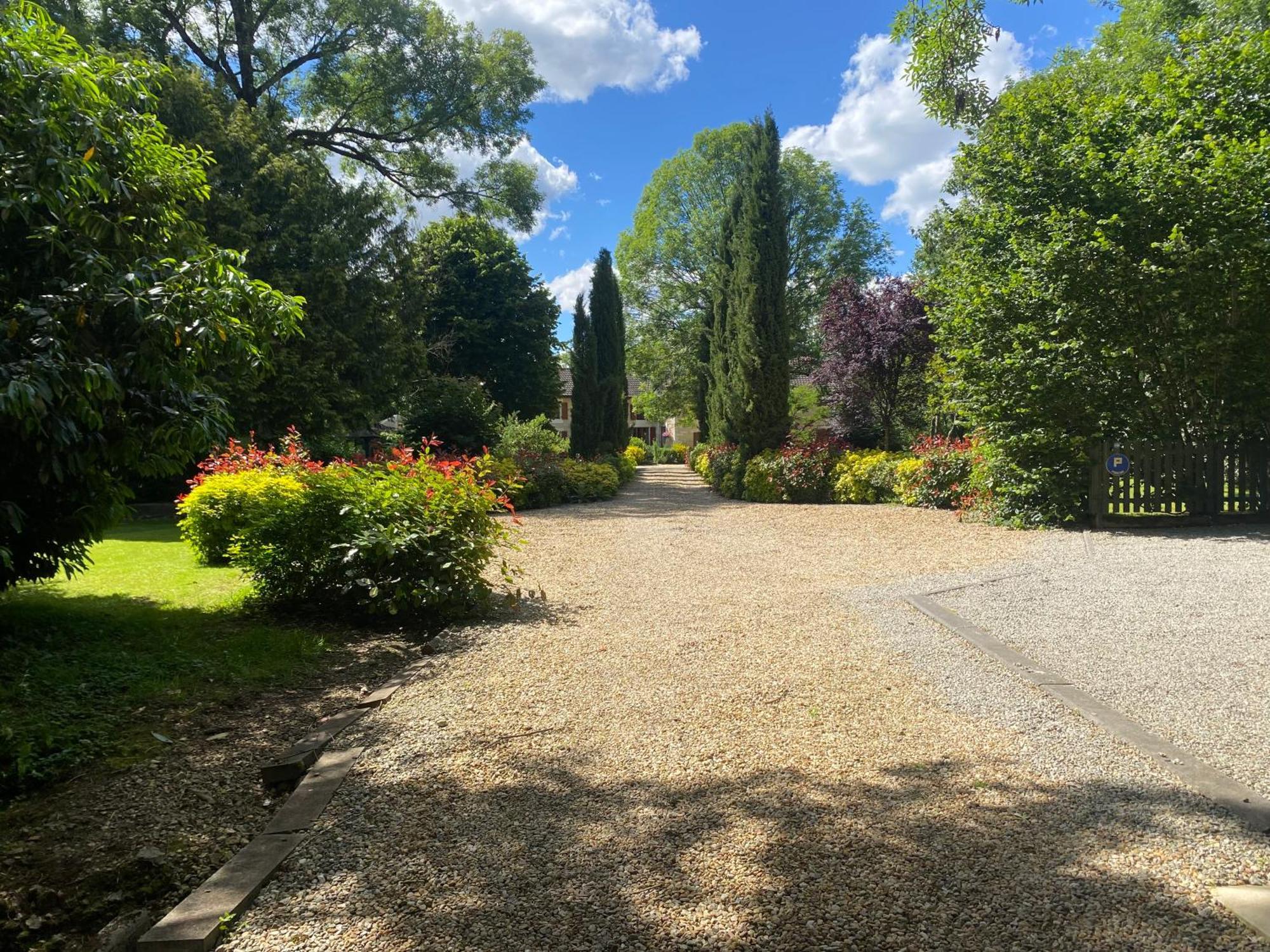 Bed and Breakfast Moulin Du Fontcourt Chasseneuil-sur-Bonnieure Exteriér fotografie